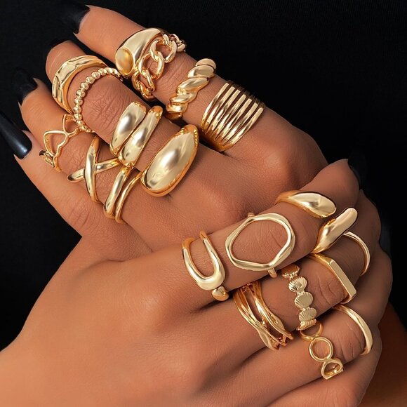 Chunky Gold Rings Set - 20 Stackable Rings in Adjustable Designs for Women - Picture 5 of 9
